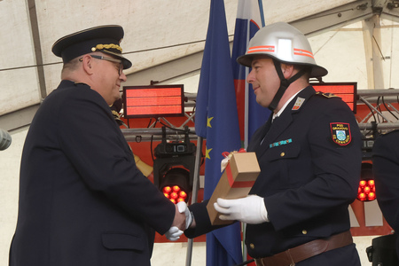 Predaja gasilskega vozila  GVGP-1 PGD Grahovo 39 Foto Ljubo Vukelič